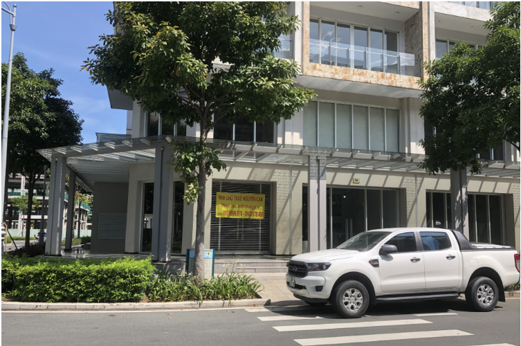 Shophouse cắt giá 50 tỉ đồng vẫn mỏi mắt tìm khách mua