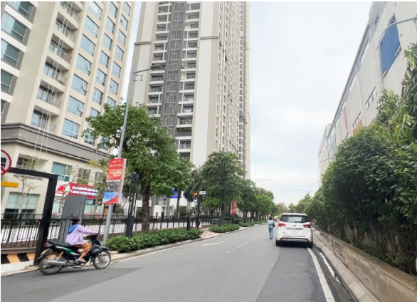 Cận cảnh bức tường ngăn cách Vinhomes và Saigon Pearl trước ngày bị dỡ bỏ