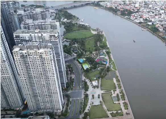 Cận cảnh bức tường ngăn cách Vinhomes và Saigon Pearl trước ngày bị dỡ bỏ