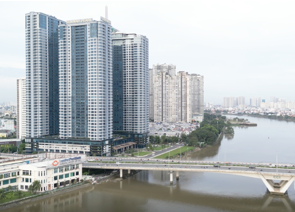 Cận cảnh bức tường ngăn cách Vinhomes và Saigon Pearl trước ngày bị dỡ bỏ