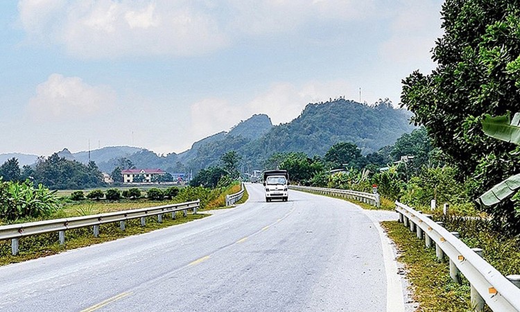 Quảng Trị tính toán phương án đầu tư gần 7.500 tỉ đồng cho tuyến quốc lộ 15D- Ảnh 1.