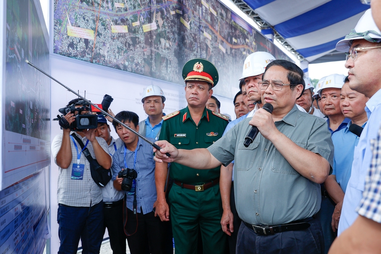 Thủ tướng khi kiểm tra tiến độ cao tốc Biên Hòa – Vũng Tàu- Ảnh 1.