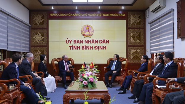 B&igrave;nh Định l&agrave;m việc với tập đo&agrave;n Đức về dự &aacute;n điện gi&oacute; ngo&agrave;i khơi 4,6 tỷ USD- Ảnh 1.