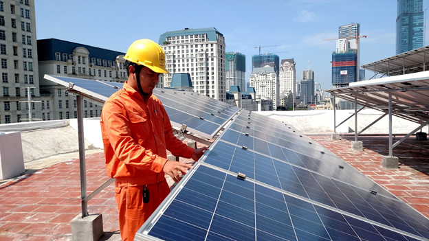 Điện mặt trời m&aacute;i nh&agrave; dư thừa được mua với gi&aacute; tr&ecirc;n 1.000 đồng/kWh?- Ảnh 1.