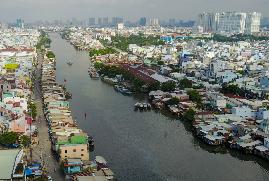 TP.HCM đưa ra giải pháp về gần 46.500 căn nhà ven kênh, rạch- Ảnh 1.