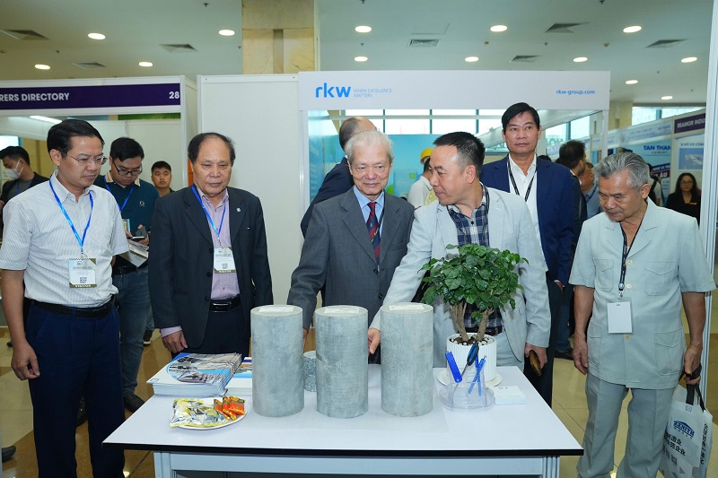 Có gì tại triển lãm máy móc, thiết bị và công nghệ xi măng, bê tông Việt Nam 2024?- Ảnh 1.