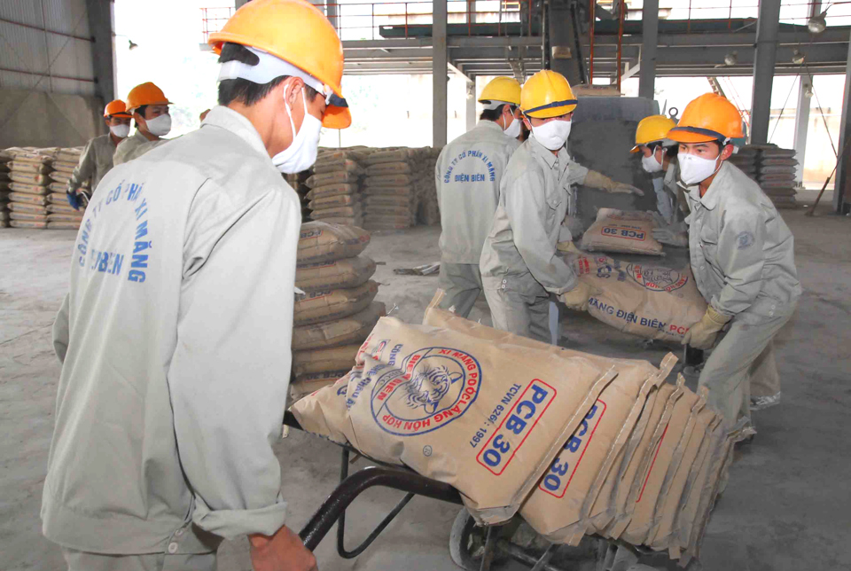 Tiêu thụ xi măng bật tăng nhờ... cao tốc Bắc - Nam, sân bay Long Thành- Ảnh 1.