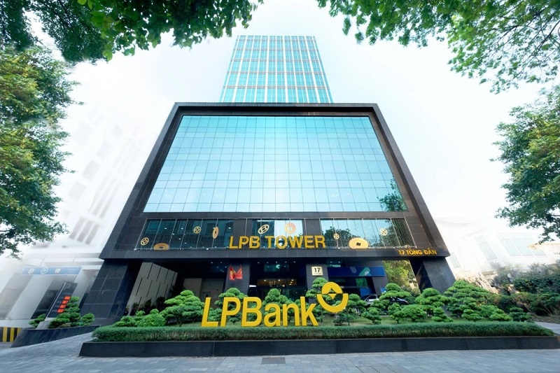 LPBank muốn chuyển trụ sở chính, dự chi 10.000 tỷ đồng mua 5% vốn FPT- Ảnh 1.