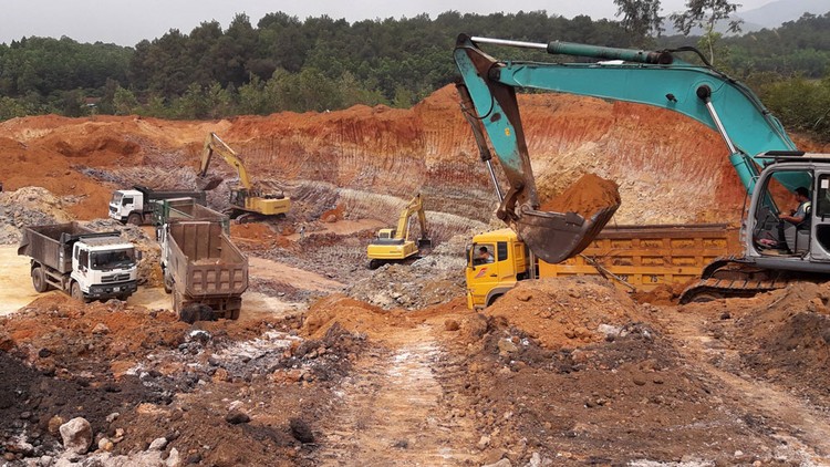 UBND tỉnh B&igrave;nh Định vừa c&oacute; chỉ đạo quan trọng về việc khai th&aacute;c kho&aacute;ng sản l&agrave;m vật liệu x&acirc;y dựng tr&ecirc;n địa b&agrave;n- Ảnh 1.