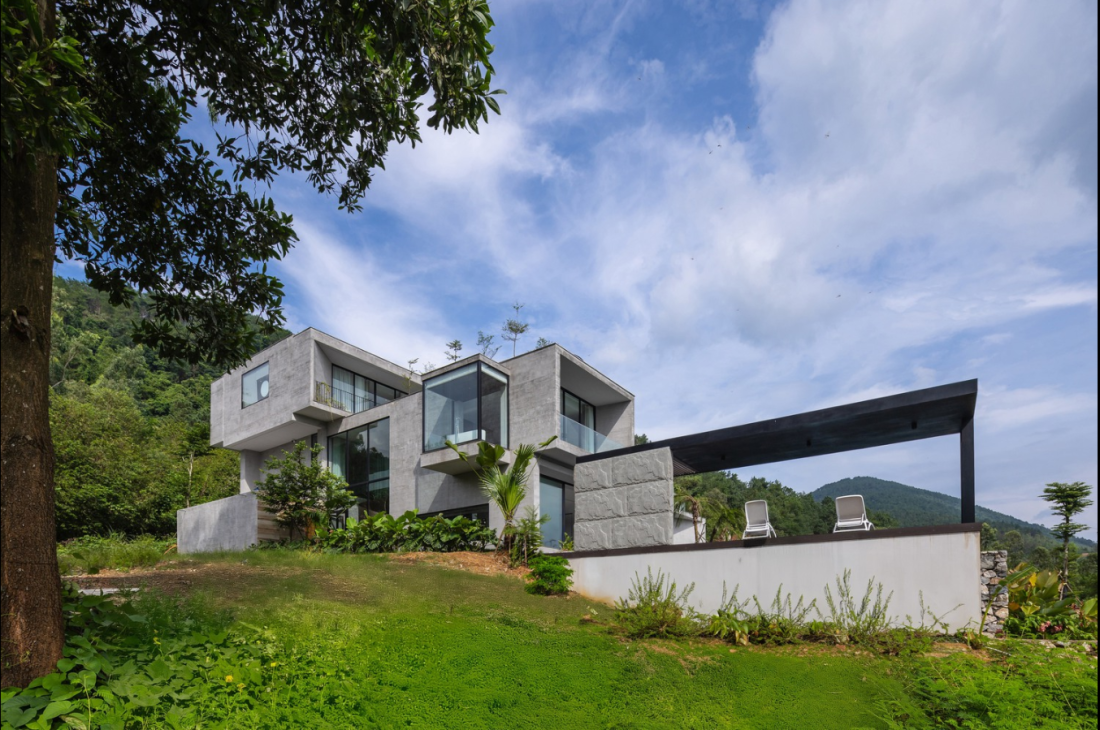 Biệt thự thác nước nằm trên đồi dốc không khác gì resort sang trọng tại Vĩnh Yên- Ảnh 1.