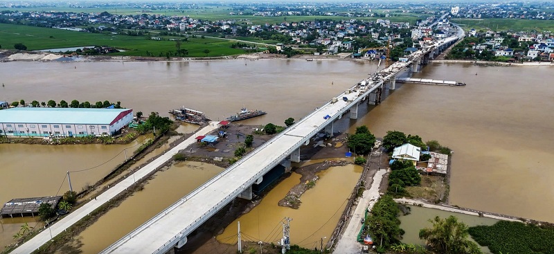 Sắp thông xe cây cầu thuộc dự án 5.300 tỷ đồng tại Nam Định- Ảnh 1.