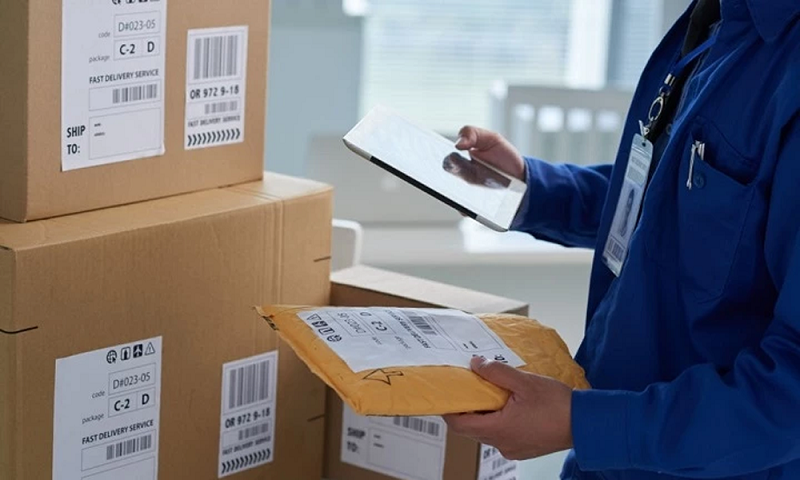 Từ 18/2, h&agrave;ng nhập dưới một triệu đồng qua chuyển ph&aacute;t nhanh sẽ kh&ocirc;ng được miễn thuế- Ảnh 1.