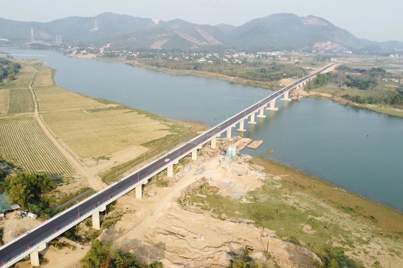 Thanh Hóa thông xe cùng lúc hai tuyến đường nghìn tỷ- Ảnh 1.