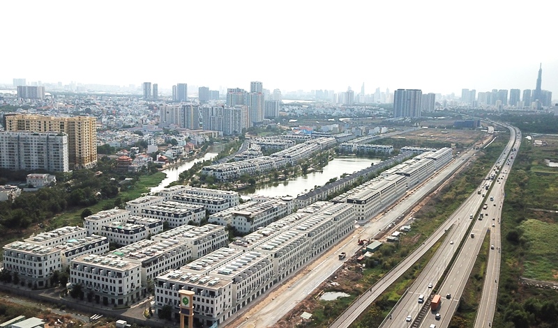 Giao dịch "èo uột" nhưng giá loại hình bất động sản được giới nhà giàu ưa chuộng vẫn không ngừng tăng- Ảnh 1.