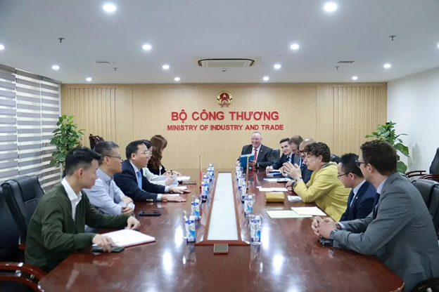 &ldquo;&Ocirc;ng lớn&rdquo; năng lượng Đức đầu tư 4,6 tỷ USD v&agrave;o Việt Nam, c&oacute; thể đ&oacute;ng g&oacute;p 1.600 tỷ mỗi năm cho ng&acirc;n s&aacute;ch- Ảnh 1.