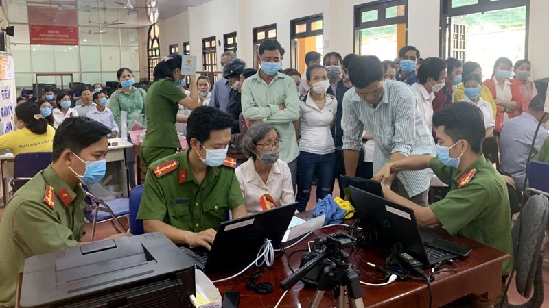 Không mất phí khi đổi giấy tờ, thủ tục do sáp nhập tỉnh, xã- Ảnh 1.