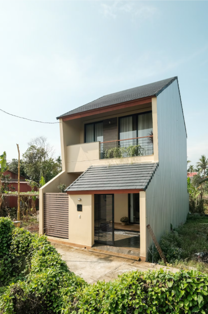 Bên trong ngôi nhà nhỏ có khoảng thông tầng hình kim tự tháp tại Huế- Ảnh 1.