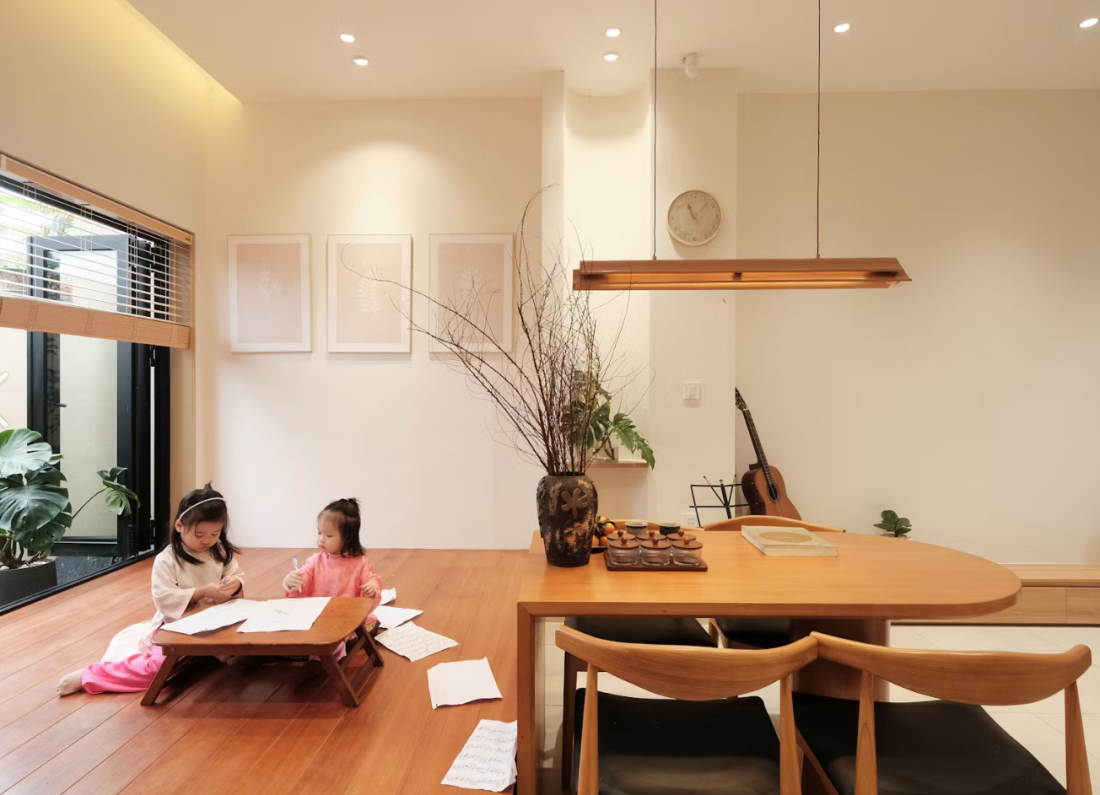 Bên trong ngôi nhà nhỏ có khoảng thông tầng hình kim tự tháp tại Huế- Ảnh 7.