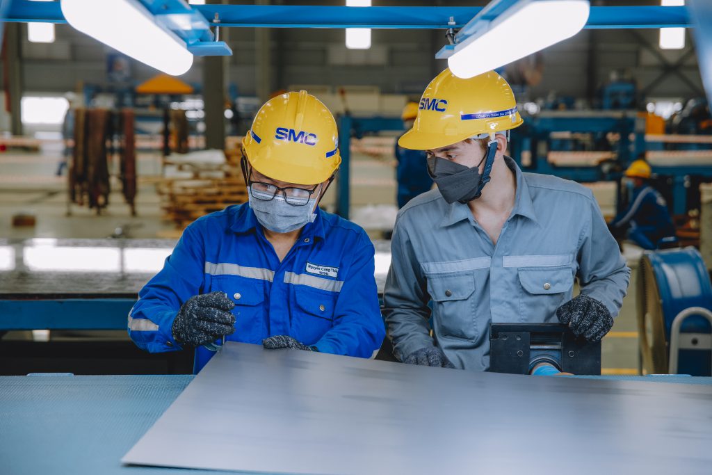 Hãng thép tại TP.HCM lên tiếng về việc cổ phiếu bị đưa vào diện cảnh báo- Ảnh 2.