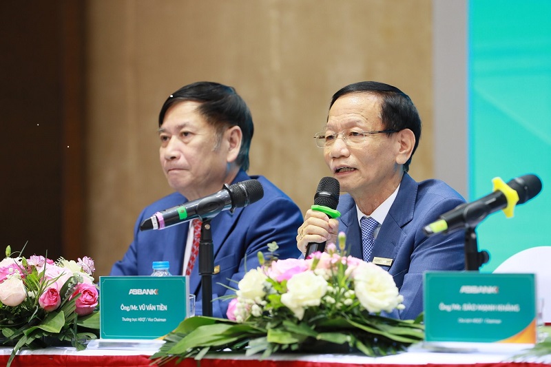 Tại Đại hội cổ đông ABBank, doanh nhân Vũ Văn Tiền nói gì về tiềm năng thị trường bất động sản?- Ảnh 1.