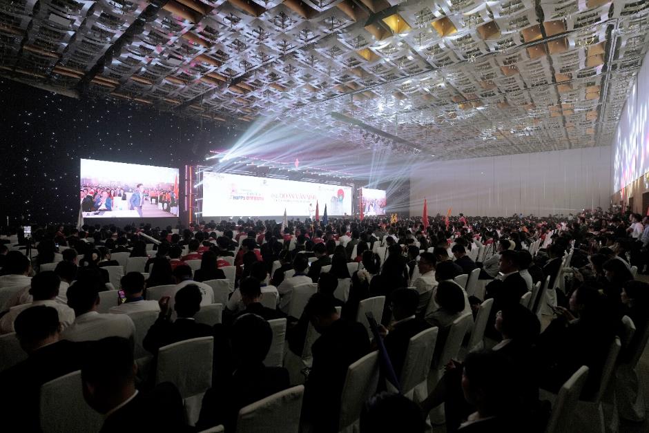 1.500 chuyên viên tư vấn và những khoảnh khắc bùng nổ tại sự kiện “Ra quân” Happy One Sora- Ảnh 1.