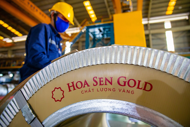 Chỉ bán tôn thép, có doanh nghiệp vẫn “bỏ túi” hơn 2 tỉ đồng mỗi ngày- Ảnh 1.