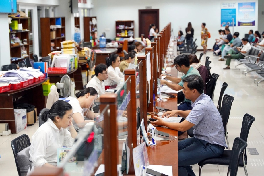 Sắp xếp, tổ chức bộ máy: Chế độ đối với người nghỉ hưu trước tuổi và người nghỉ thôi việc theo Nghị định 178 được tính thế nào?- Ảnh 1.