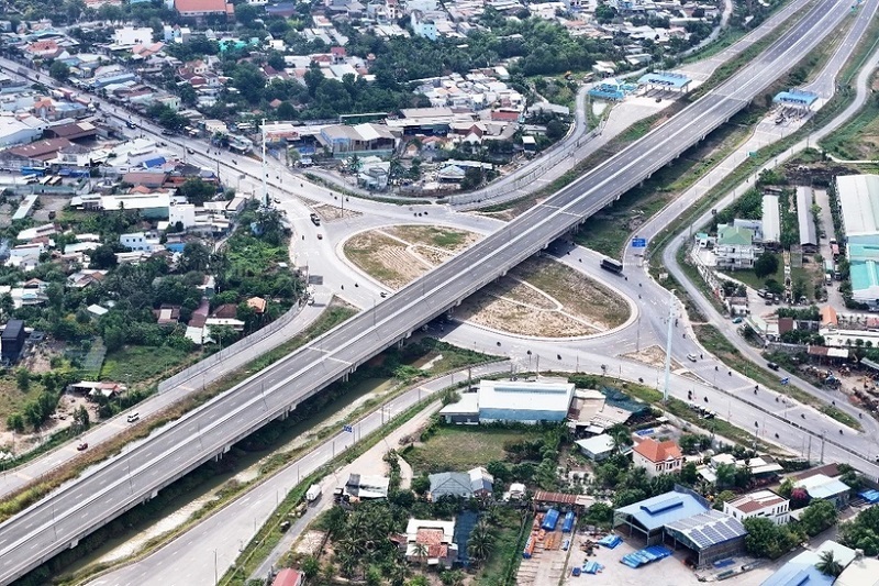 Dự kiến thu phí từ quý II/2025, cao tốc Bến Lức – Long Thành sẽ có mức phí bao nhiêu?- Ảnh 1.