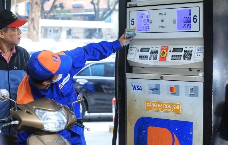 Giá xăng dầu chiều 5/5: Đồng loạt giảm- Ảnh 1.