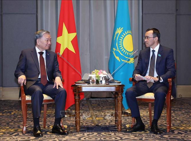 Tổng Bí thư Tô Lâm hội kiến Chủ tịch Thượng viện Kazakhstan, thúc đẩy hợp tác nghị viện và kinh tế song phương- Ảnh 1.