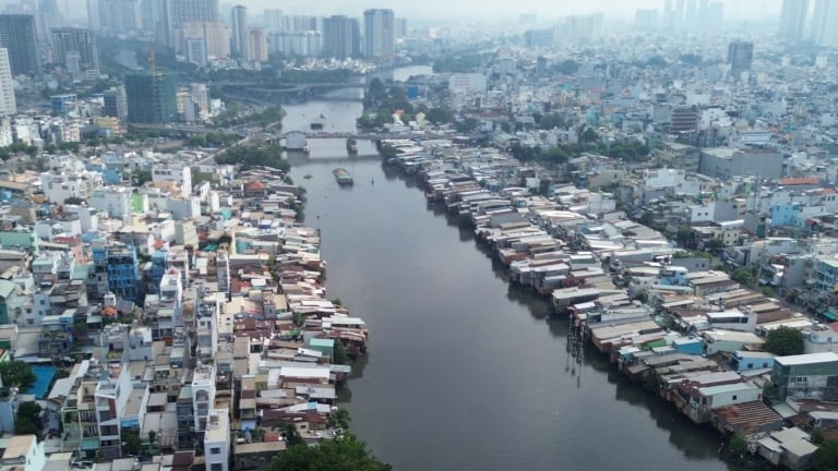 Bất động sản 24h: TP.HCM sắp cải tạo bờ Bắc kênh Đôi và rạch Văn Thánh- Ảnh 1.