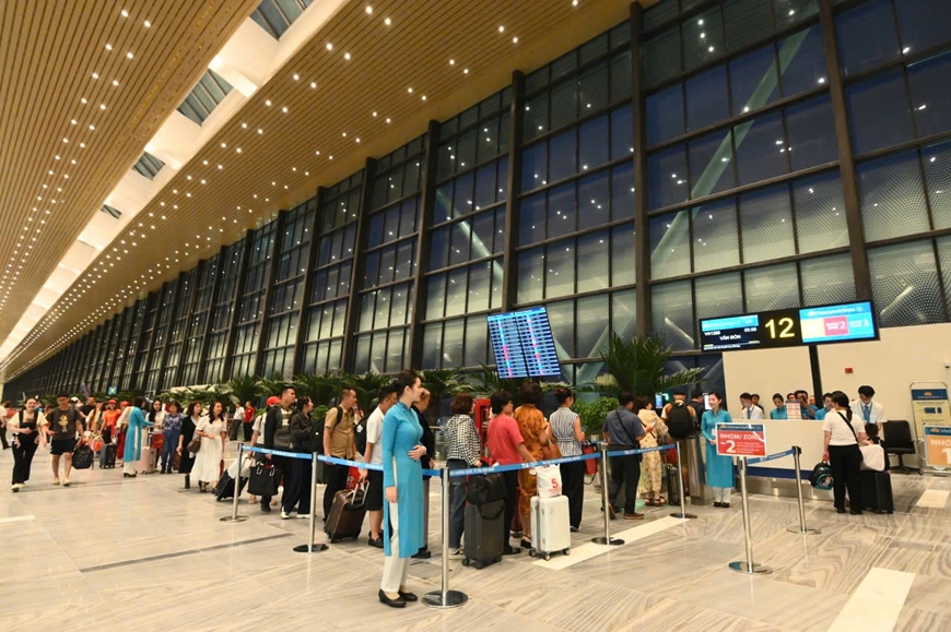 Từ ngày 17/5, Vietnam Airlines chuyển toàn bộ chuyến bay nội địa sang nhà ga T3 Tân Sơn Nhất- Ảnh 1.