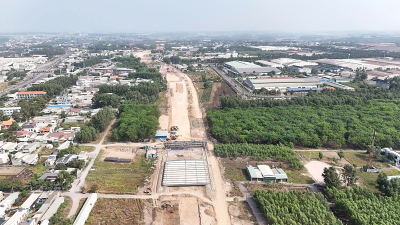 Bất động sản 24h: Cao tốc Biên Hòa - Vũng Tàu đề xuất điều chỉnh tăng vốn thêm 3.700 tỷ- Ảnh 1.