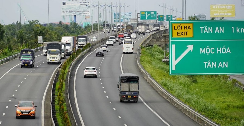 Bất động sản 24h: Mở rộng cao tốc TP.HCM – Mỹ Thuận lên 8 làn xe- Ảnh 1.