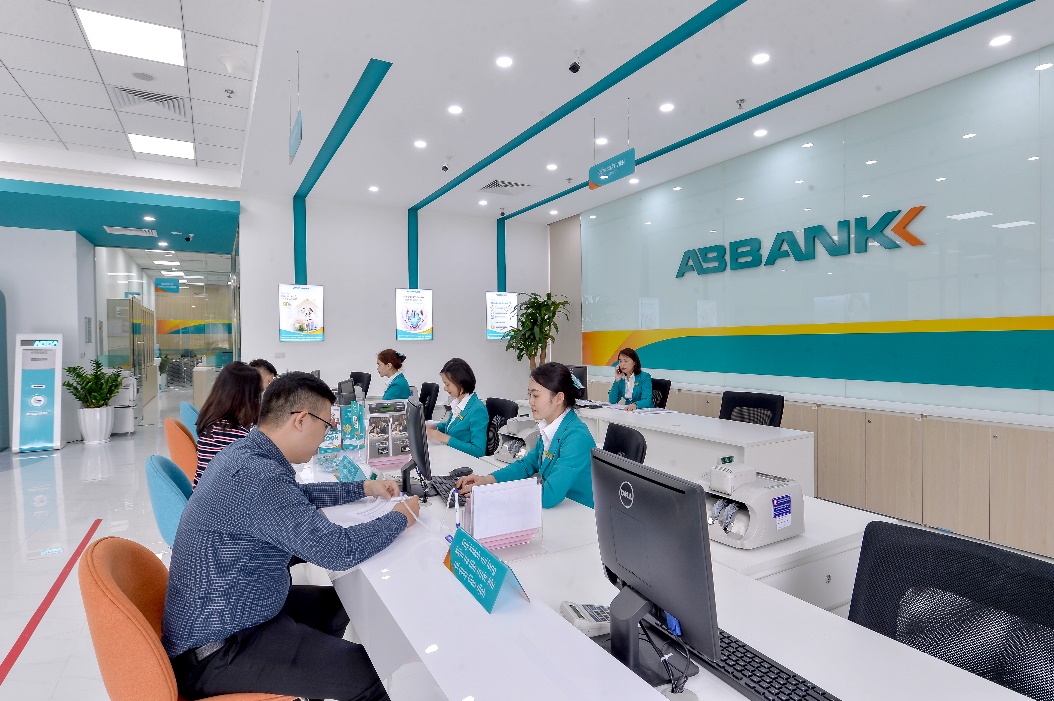 Người từng làm ở Shell, Axiata, RHB bất ngờ thay thế đại diện Maybank tại ABBANK- Ảnh 1.