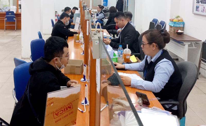 Thông qua Luật Việc làm sửa đổi, mở rộng đối tượng đóng bảo hiểm thất nghiệp- Ảnh 1.