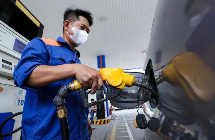 Giá xăng dầu chiều 17/7: Xăng giảm về dưới 20.000 đồng/lít- Ảnh 1.