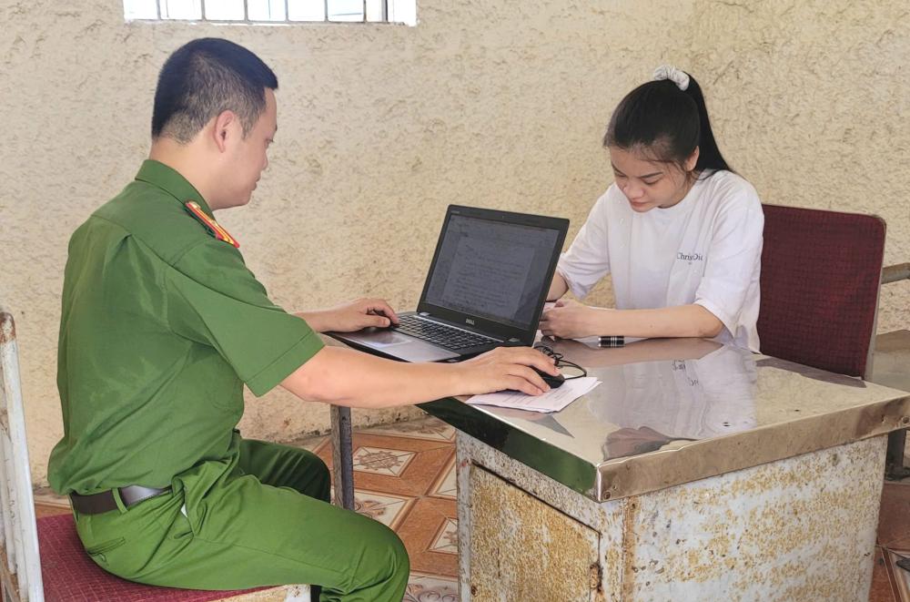 Nữ môi giới bất động sản ở Hà Tĩnh lừa đảo chiếm đoạt gần 18 tỷ đồng trong vòng hơn 4 tháng- Ảnh 1.