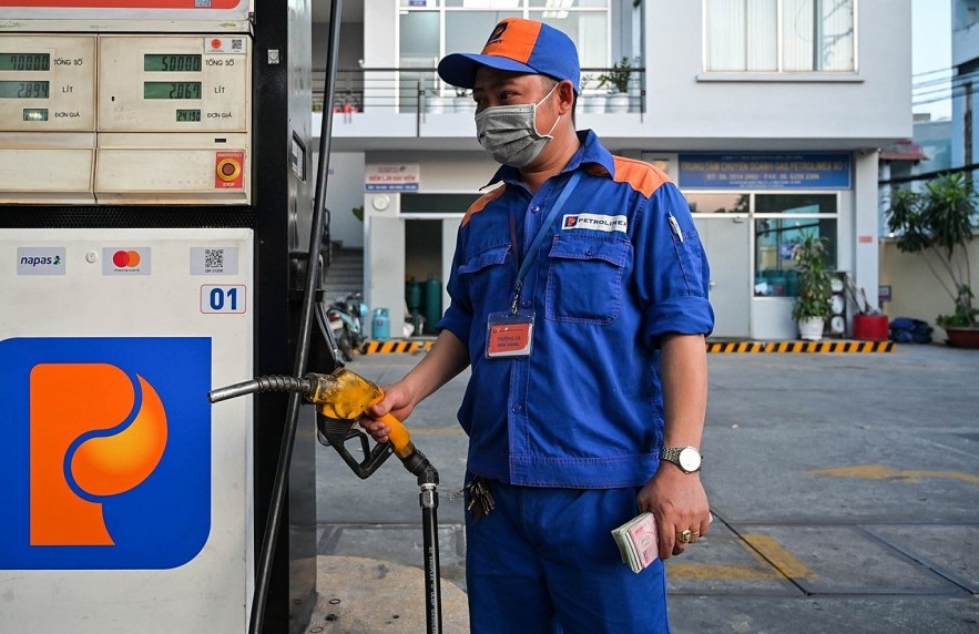 Giá xăng dầu chiều 24/7: Xăng giảm về gần ngưỡng 19.000 đồng/lít- Ảnh 1.