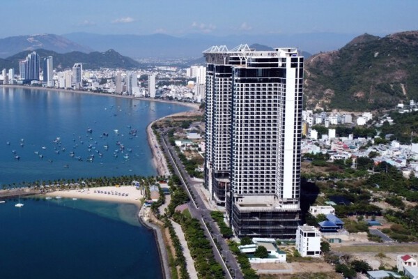 Ngân hàng rao bán lần thứ 4 siêu cao ốc Nha Trang, giá giảm sâu- Ảnh 1.