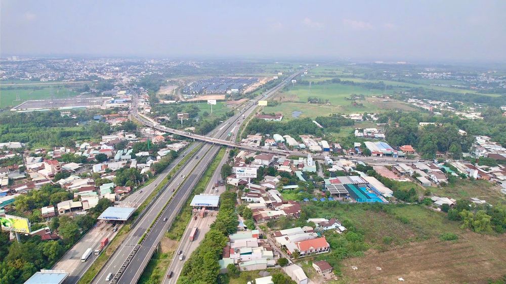 Bất động sản 24h: Hơn 16.000 tỷ đồng mở rộng cao tốc đoạn TP.HCM - Long Thành qua Đồng Nai và TP.HCM- Ảnh 1.