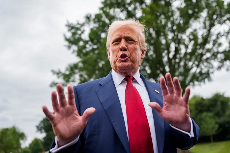 Ông Trump sa thải lãnh đạo cơ quan thống kê sau báo cáo việc làm kém khả quan- Ảnh 1.