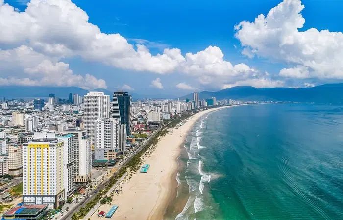 Đà Nẵng xử phạt hàng loạt khách sạn vi phạm môi trường và an toàn thực phẩm- Ảnh 1.