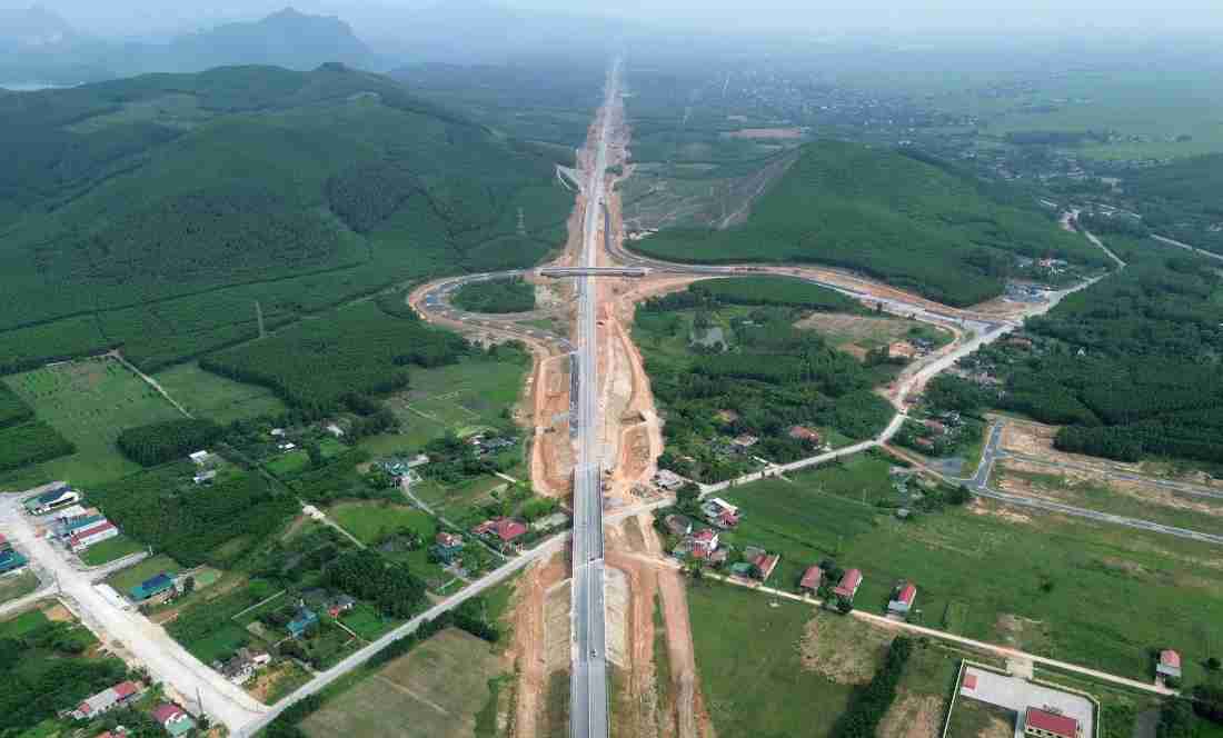 Lập 2 tổ c&ocirc;ng t&aacute;c kiểm tra tiến độ hệ thống giao th&ocirc;ng th&ocirc;ng minh tr&ecirc;n cao tốc Bắc &ndash; Nam- Ảnh 1.