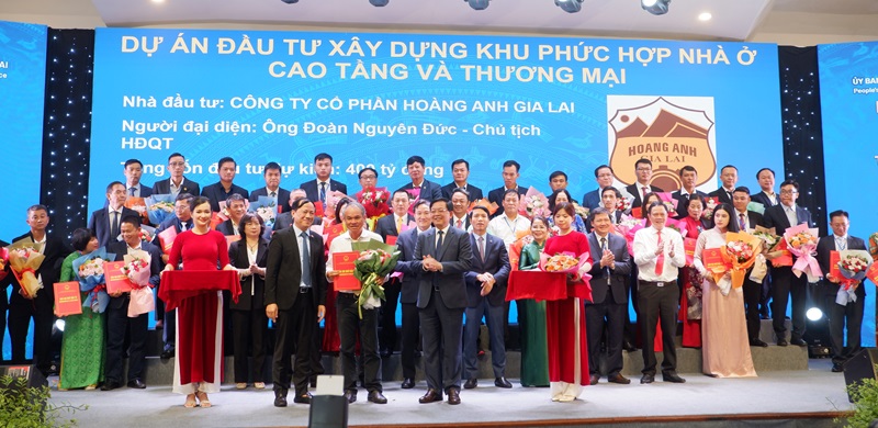 Công ty bầu Đức phát hành 210 triệu cổ phiếu để hoán đổi nợ- Ảnh 2.