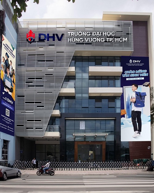 “Ông lớn” bất động sản công nghiệp thoái vốn khỏi Đại học Hùng Vương TP.HCM chỉ sau 4 tháng - Ảnh 1. “Ông lớn” bất động sản công nghiệp thoái vốn khỏi Đại học Hùng Vương TP.HCM chỉ sau 4 tháng - Ảnh 1.