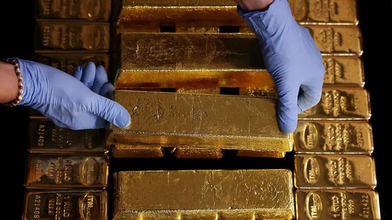 Giá vàng lần đầu tiên vượt 4.000 USD/ounce: Mốc lịch sử hé lộ điều gì về nền kinh tế thế giới?- Ảnh 1.