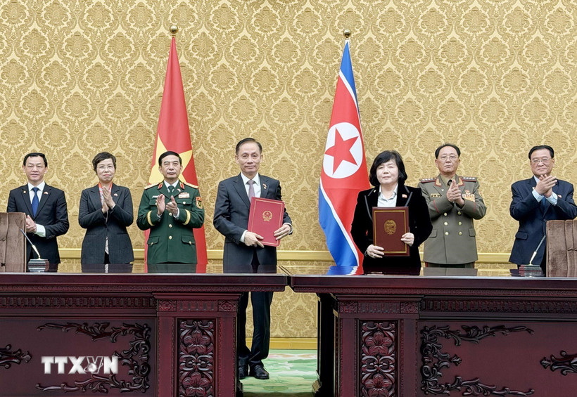Việt Nam - Triều Tiên: Ký 5 văn kiện hợp tác song phương- Ảnh 1. Việt Nam - Triều Tiên: Ký 5 văn kiện hợp tác song phương- Ảnh 1.