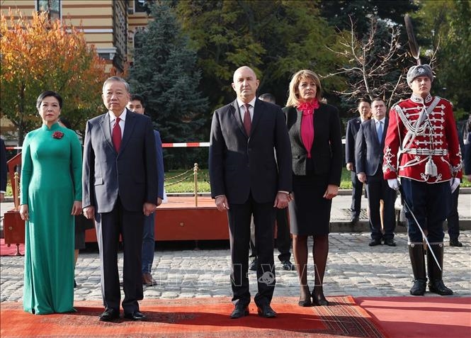 Tổng Bí thư Tô Lâm và Phu nhân thăm chính thức Cộng hòa Bulgaria- Ảnh 1. Tổng Bí thư Tô Lâm và Phu nhân thăm chính thức Cộng hòa Bulgaria- Ảnh 1.