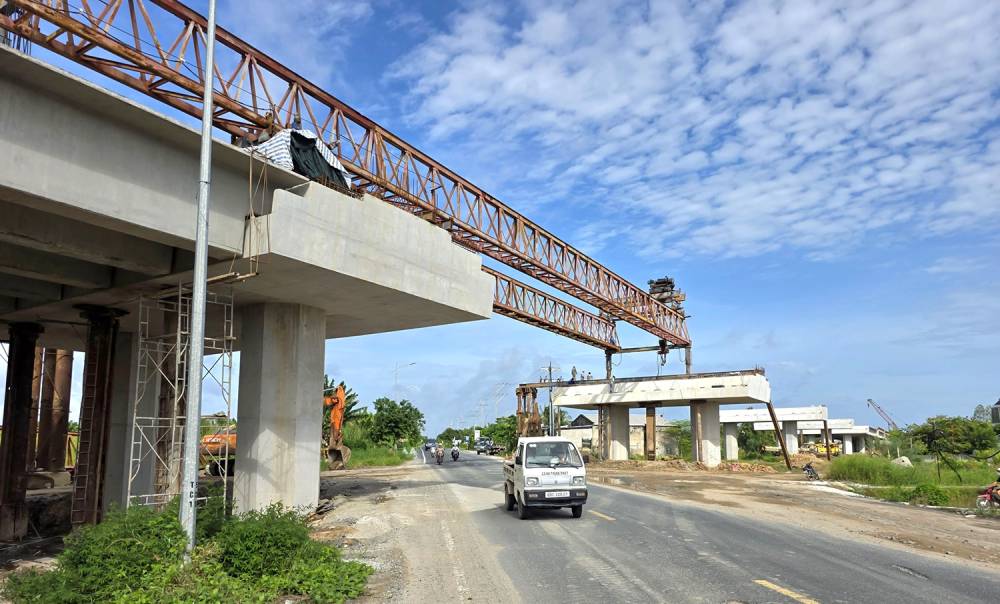 Lãnh đạo Cần Thơ thúc tiến độ thi công tuyến cao tốc hơn 44.600 tỷ đồng- Ảnh 1. Lãnh đạo Cần Thơ thúc tiến độ thi công tuyến cao tốc hơn 44.600 tỷ đồng- Ảnh 1.